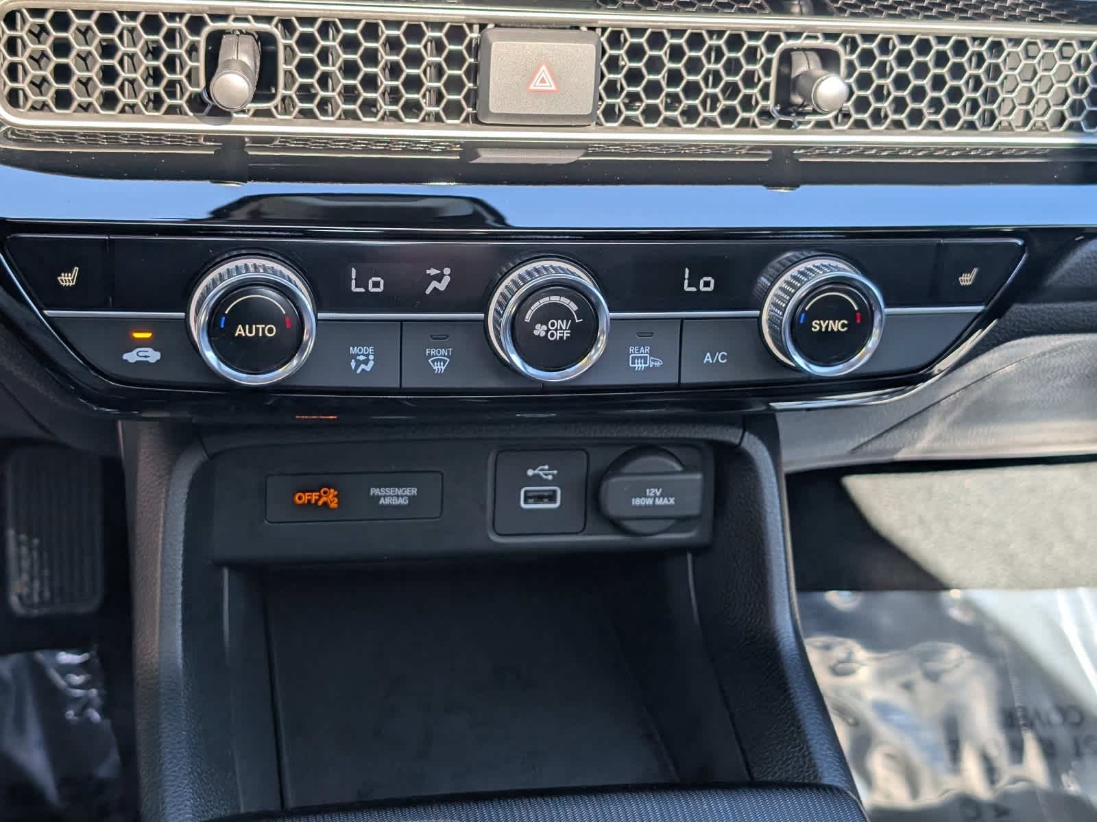 2024 Honda Civic Hatchback EX-L - Photo 27