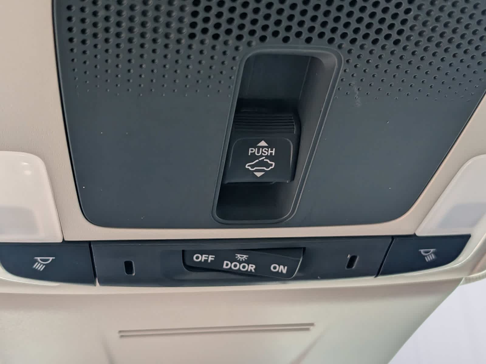 2024 Honda Civic Hatchback EX-L - Photo 30