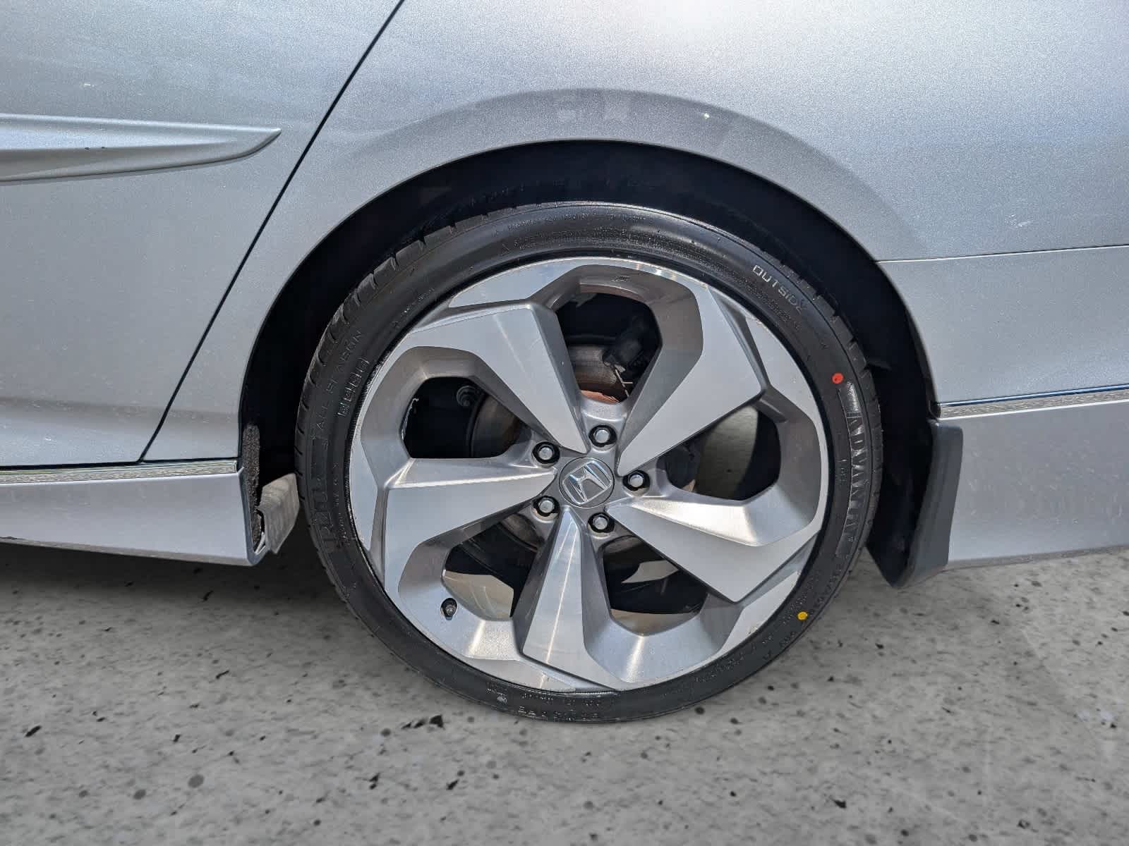 2019 Honda Accord Sedan Touring 2.0T