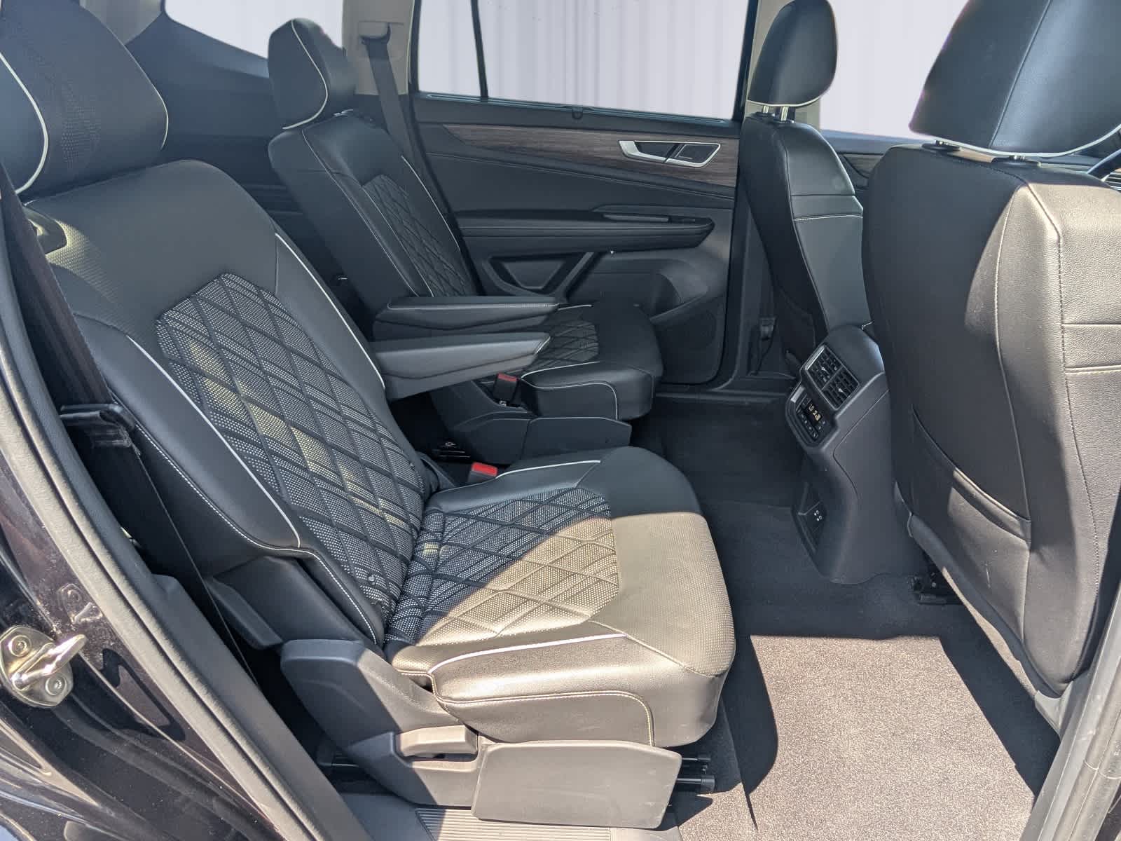 2025 Volkswagen Atlas 2.0T SEL Premium R-Line