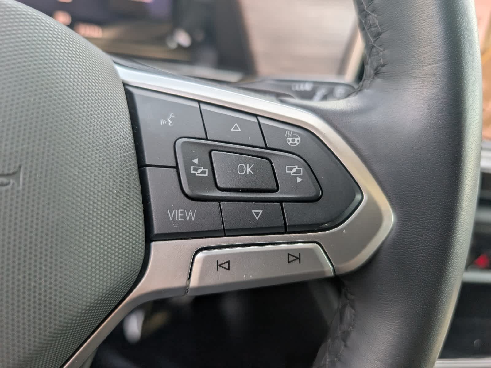 2025 Volkswagen Atlas 2.0T SEL Premium R-Line