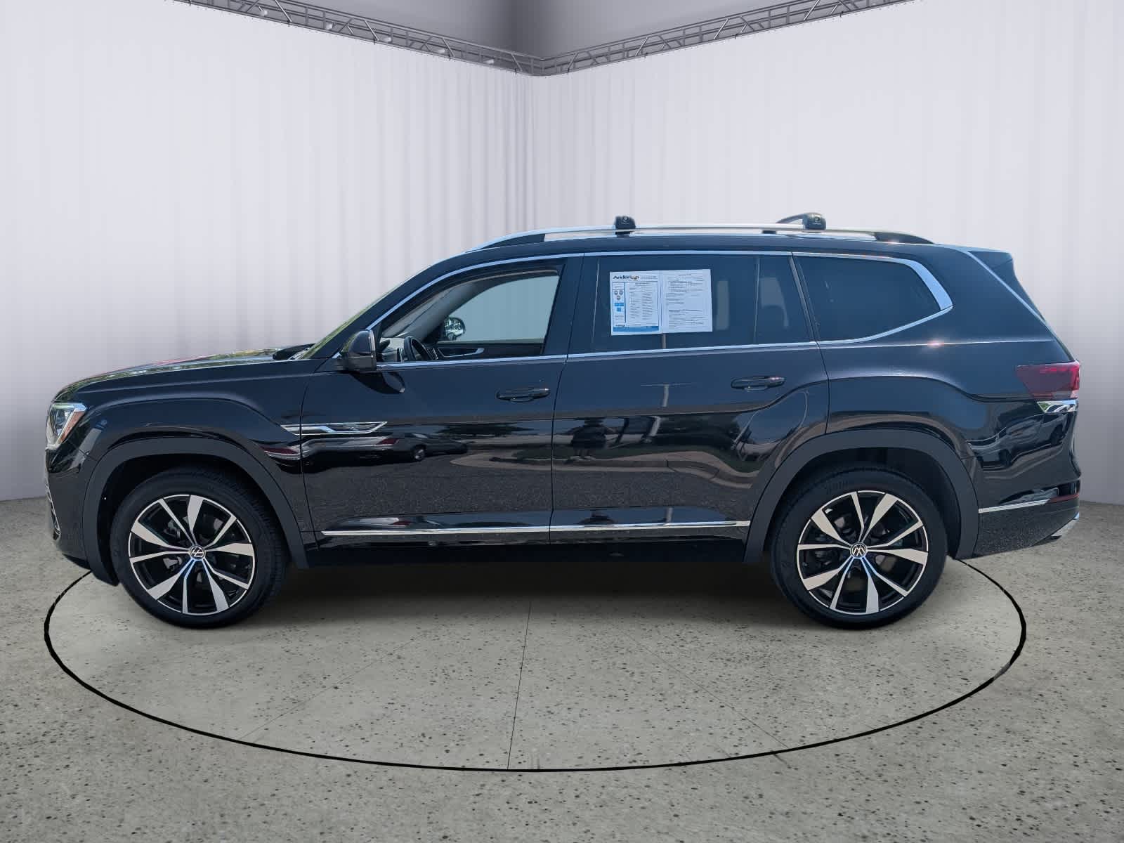 2025 Volkswagen Atlas 2.0T SEL Premium R-Line
