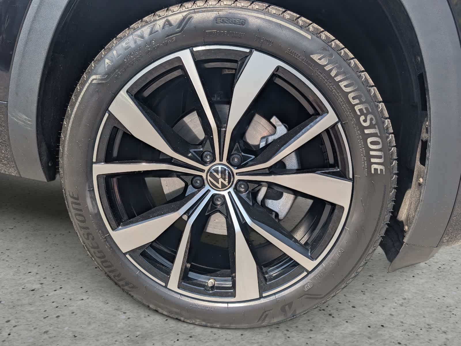 2025 Volkswagen Atlas 2.0T SEL Premium R-Line