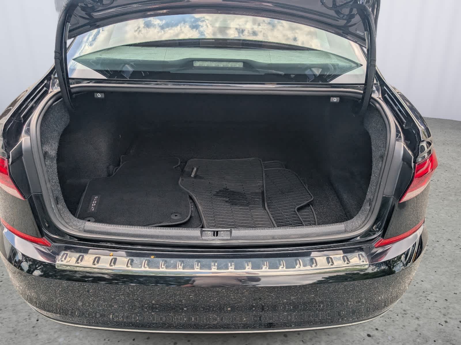 2022 Volkswagen Passat 2.0T SE