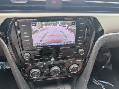 2022 Volkswagen Passat 2.0T SE