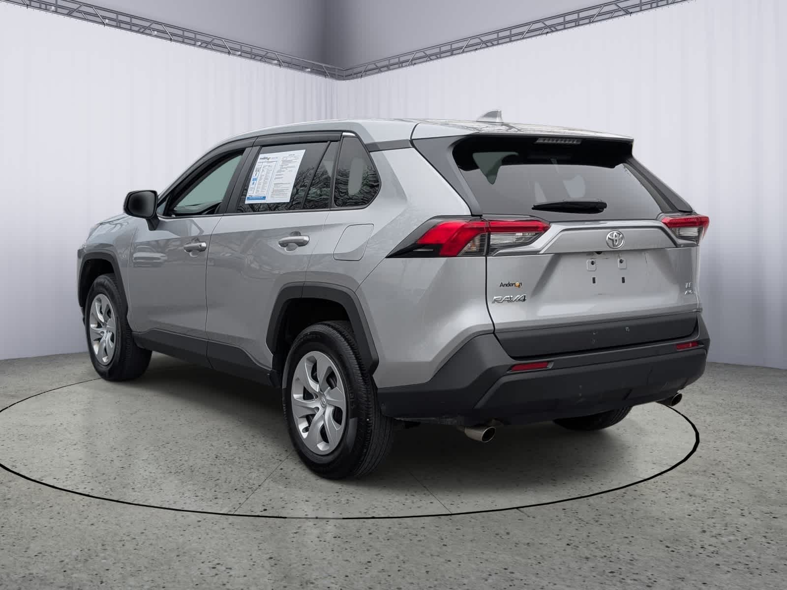 2022 Toyota RAV4 LE
