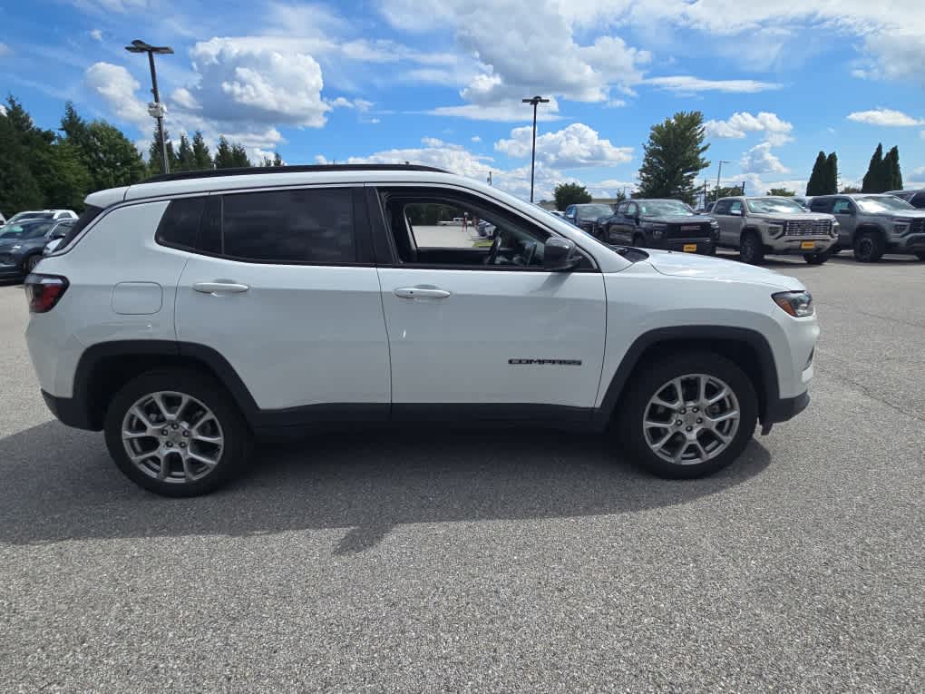 2022 Jeep Compass Latitude Lux
