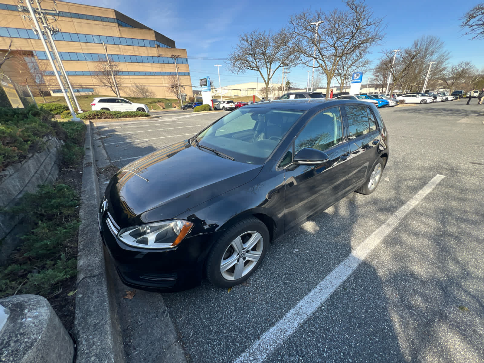 2017 Volkswagen Golf Wolfsburg Edition