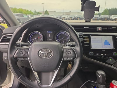 2020 Toyota Camry SE