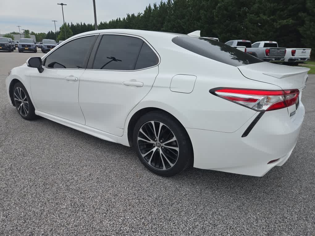 2020 Toyota Camry SE