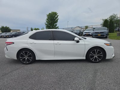2020 Toyota Camry SE