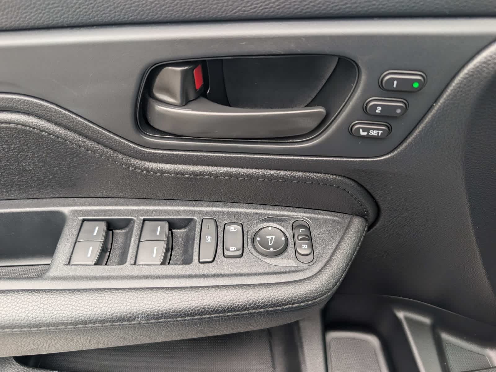 2025 Honda Odyssey EX-L - Photo 21