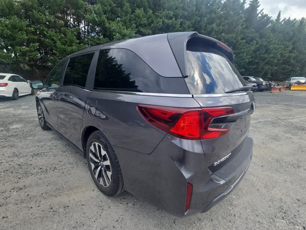 2025 Honda Odyssey EX-L - Photo 11
