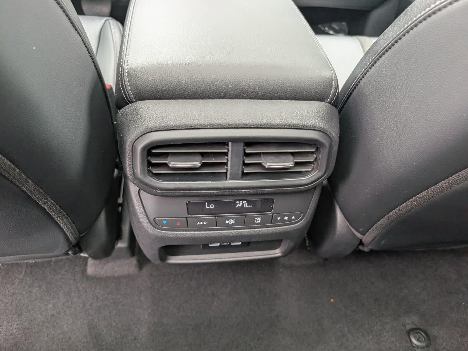 2023 Honda Pilot Touring - Photo 22