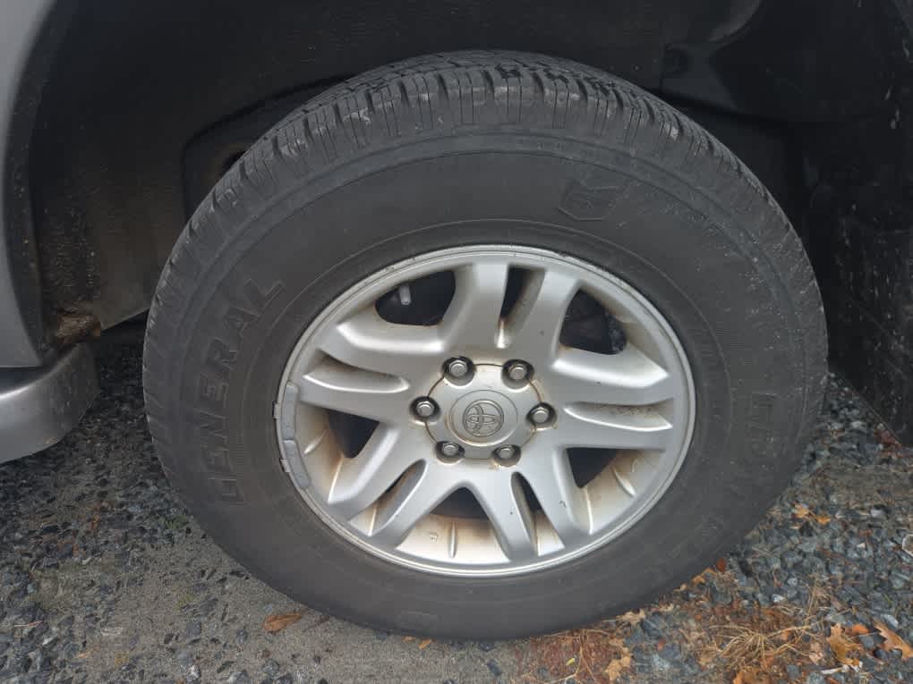 2005 Toyota Sequoia SR5