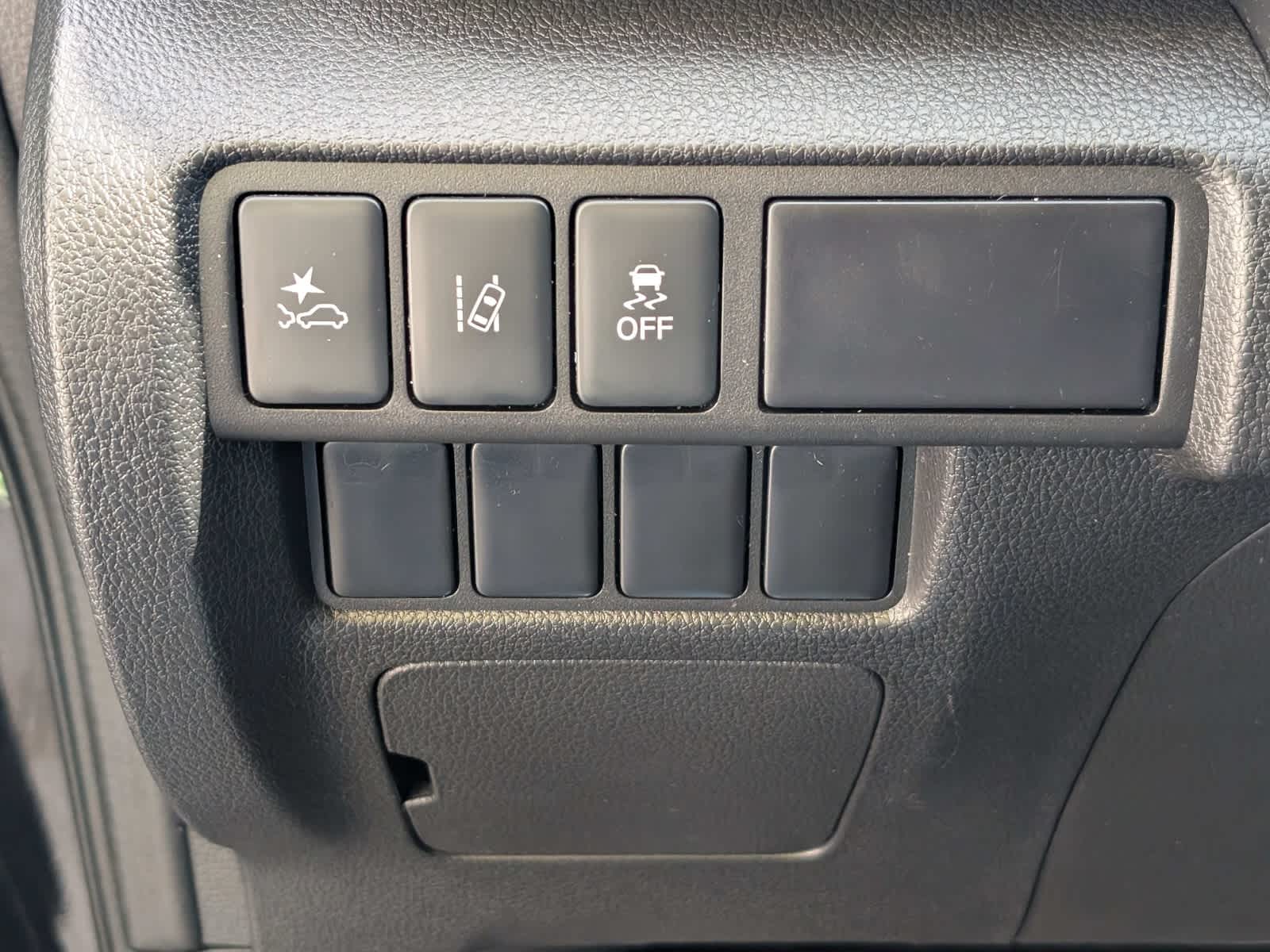 2024 Mitsubishi Eclipse Cross LE