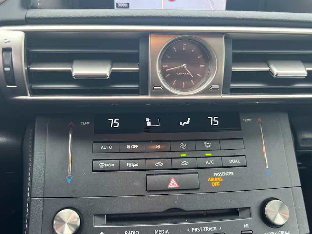 2016 Lexus IS 200t 4dr Sdn