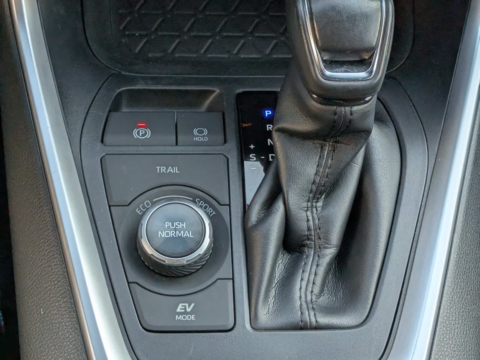 2019 Toyota RAV4 Hybrid XSE