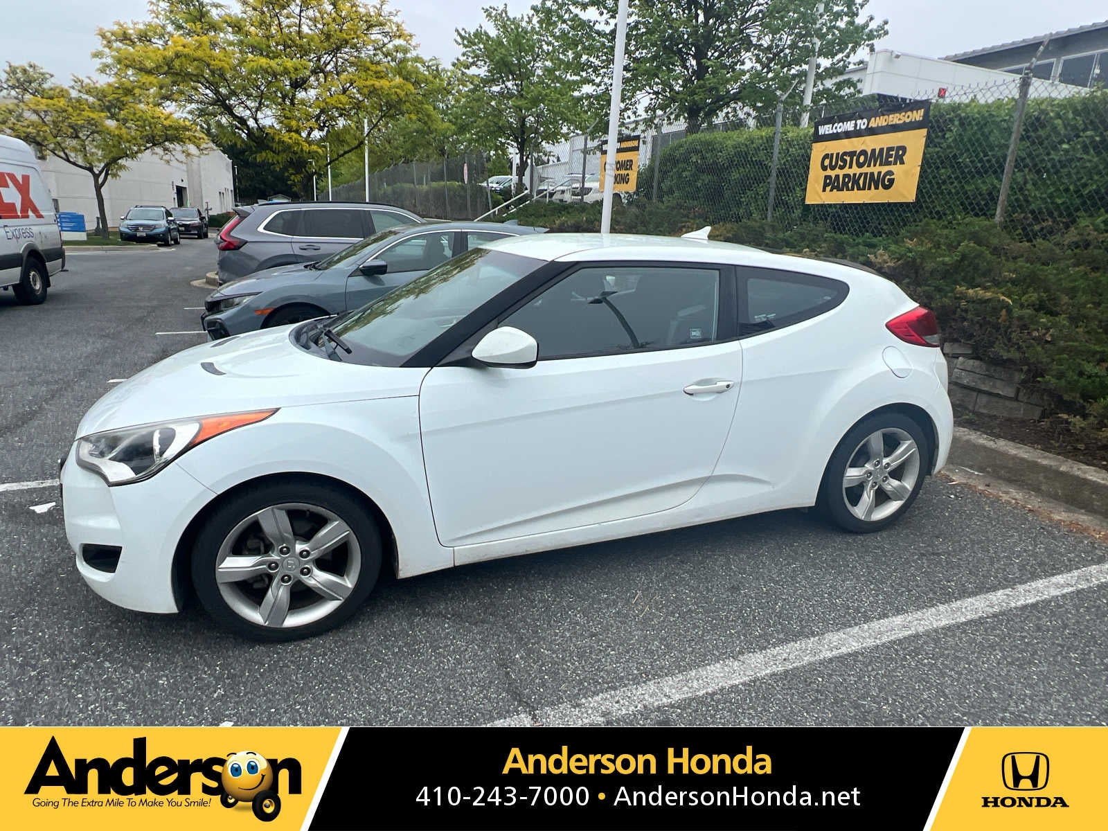 2014 Hyundai Veloster 3dr Cpe Auto w/Black Int