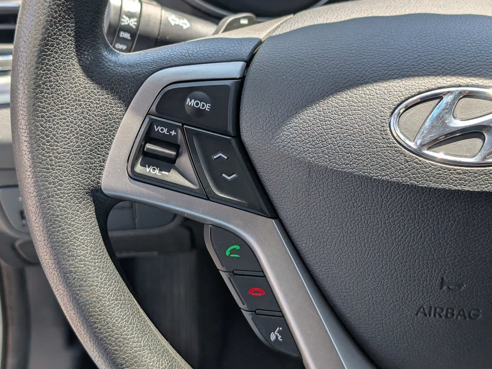 2014 Hyundai Veloster 3dr Cpe Auto w/Black Int