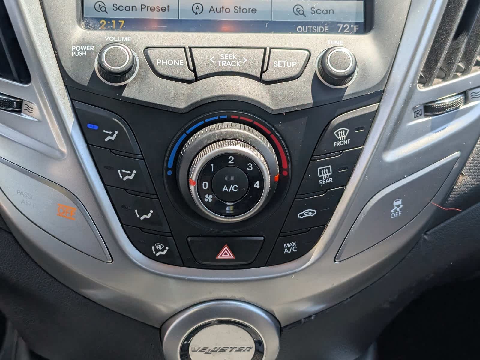2014 Hyundai Veloster 3dr Cpe Auto w/Black Int
