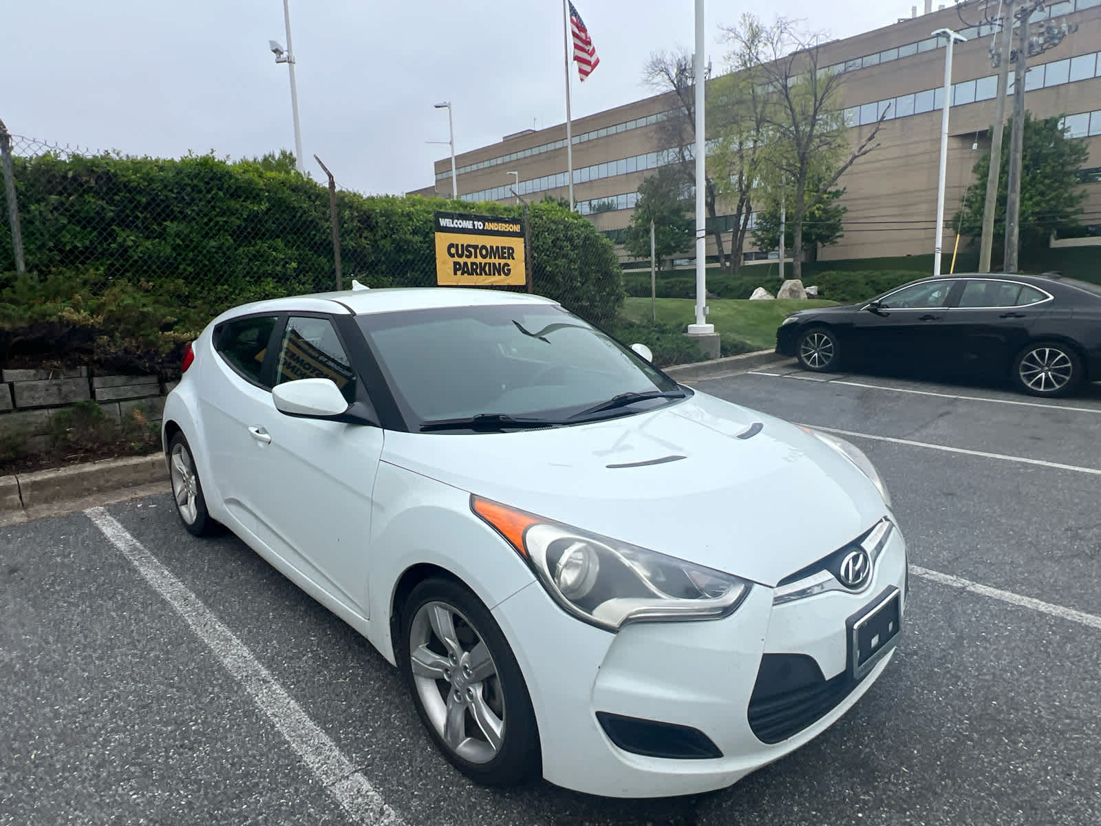 2014 Hyundai Veloster 3dr Cpe Auto w/Black Int