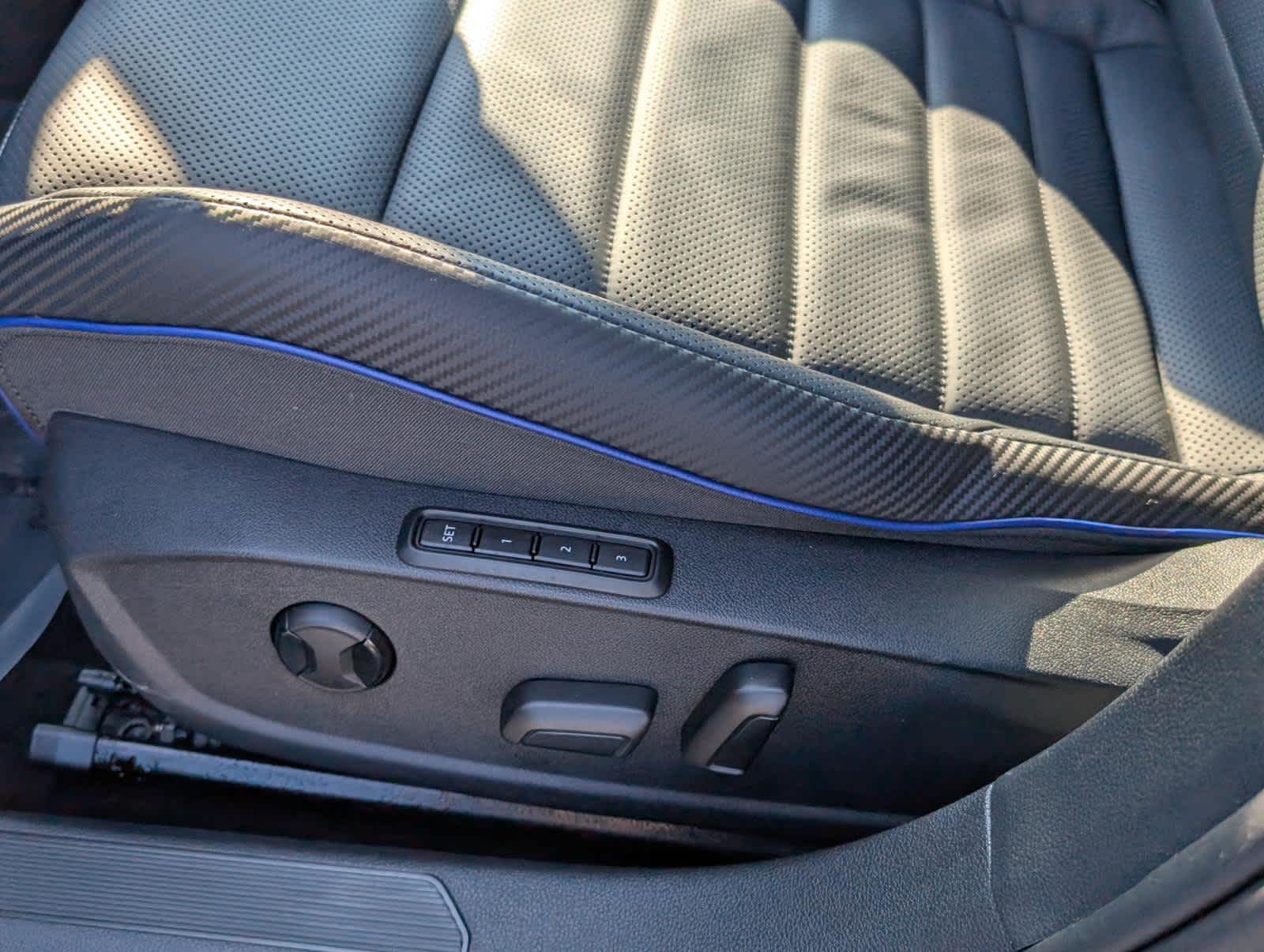 2024 Volkswagen Golf R 2.0T Manual