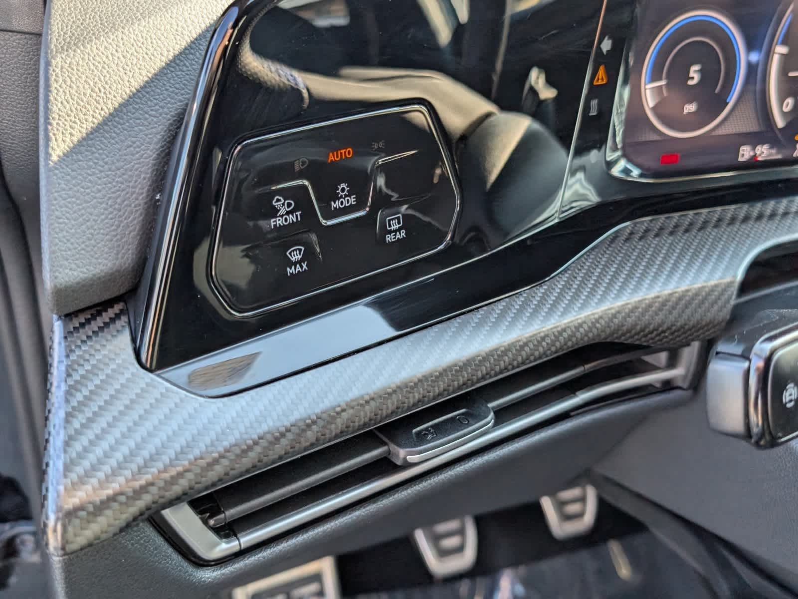 2024 Volkswagen Golf R 2.0T Manual