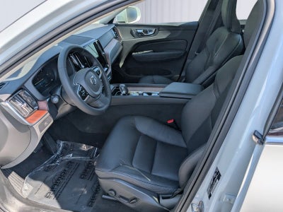 2023 Volvo XC60 Plus Bright Theme