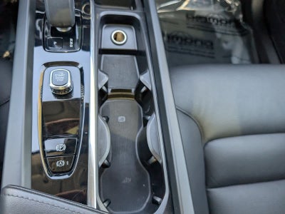 2023 Volvo XC60 Plus Bright Theme